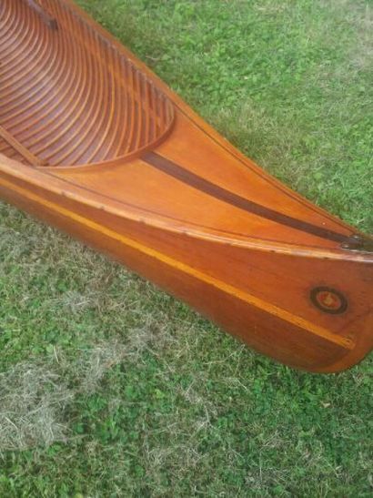 Canadian canoe, circa 1900
H. 30 L. 460 D.95...