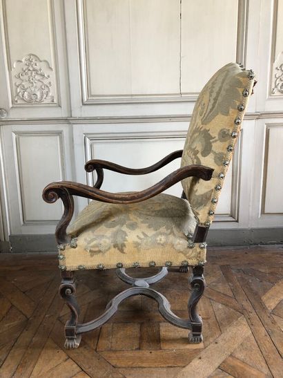 Large Louis XIV style armchair, 19th century
In...