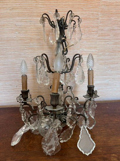 Four-arm crystal chandelier. 
H. 76 cm