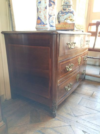 Mahogany and mahogany veneer chest of drawers,...