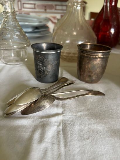 Silver lot comprising five spoons, filet...