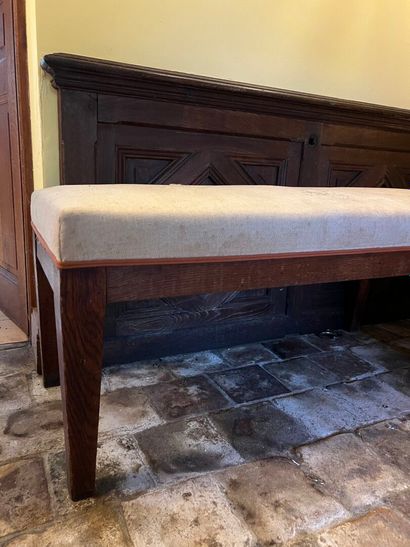 Pair of oak benches early 19th century
Stains.
H....