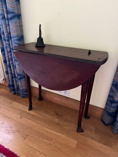 George III period mahogany and mahogany veneer...