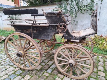 Phaéton four-wheeled wagonnette, leather...