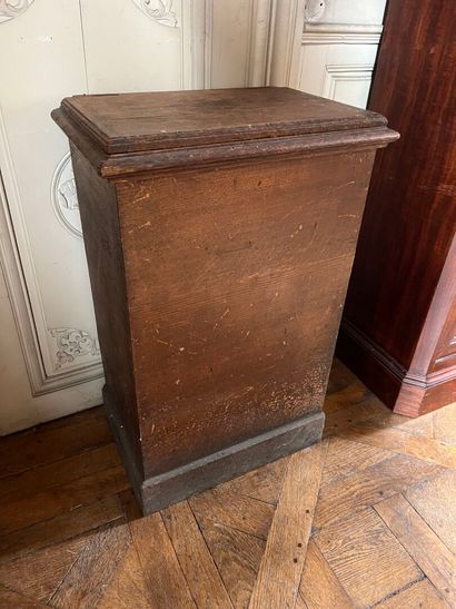 Wooden chest base, early 19th century
78...