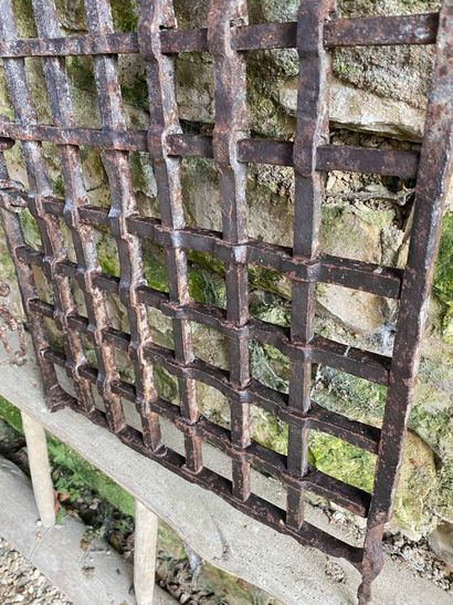 Wrought-iron master gate 
H. 61 L. 45 cm