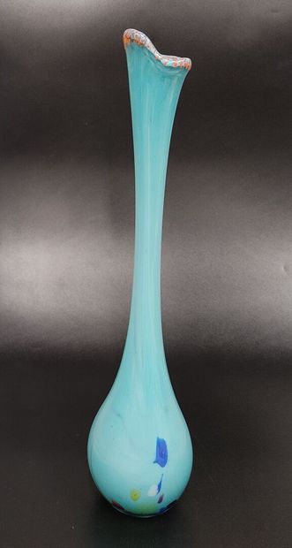 A set of two vases:
a long-necked glass soliflore...