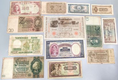 World - Lot of 13 old banknotes - Various...