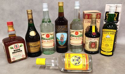Lot of eight bottles of alcohol:
Two bottles...