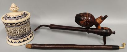 Set of smoking accessories
An earthenware...