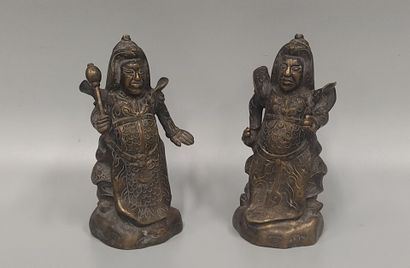 Two Asian warrior statuettes in bronze
one...