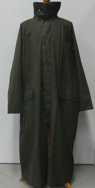 BARBOUR BURGGHLEY
A long waterproof hunting...