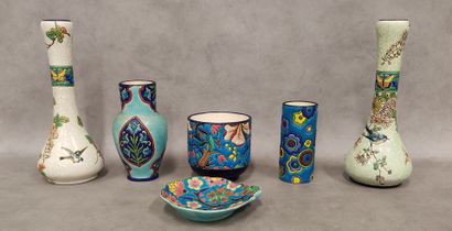 Longwy: set of 6 pieces
Two long-necked vases...