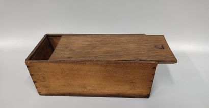 Set of smoking accessories
An earthenware...