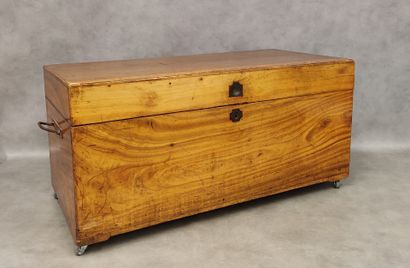 A camphor wood chest
one handle missing -...