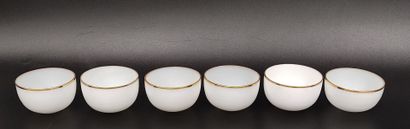Lot: six small bowls in white opaline with...