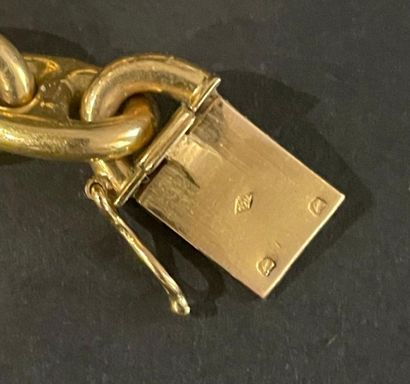 Gold curb chain link, marine style.
Weight:...