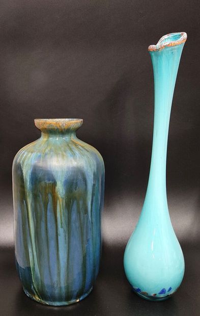 A set of two vases:
a long-necked glass soliflore...