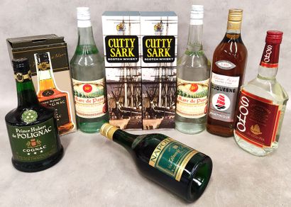 Lot of eight bottles of alcohol:
Two bottles...