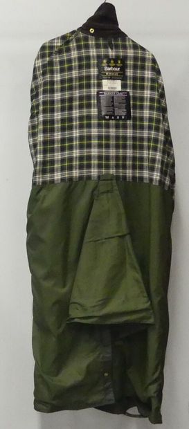 BARBOUR BURGGHLEY
A long waterproof hunting...