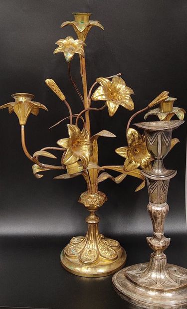 Lot: a three-light gilt brass
in gilded brass,...