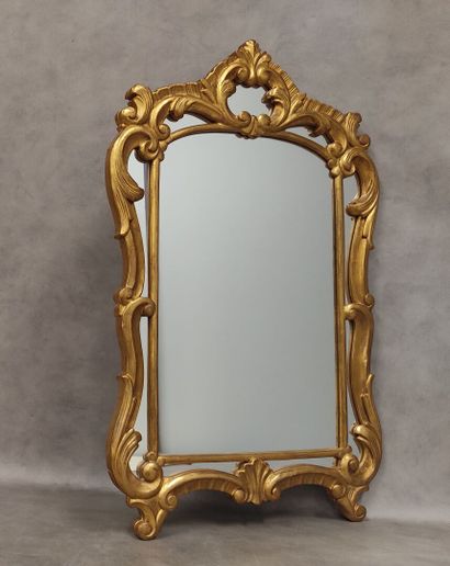 A Louis XV style mirror (20th century) 
H...