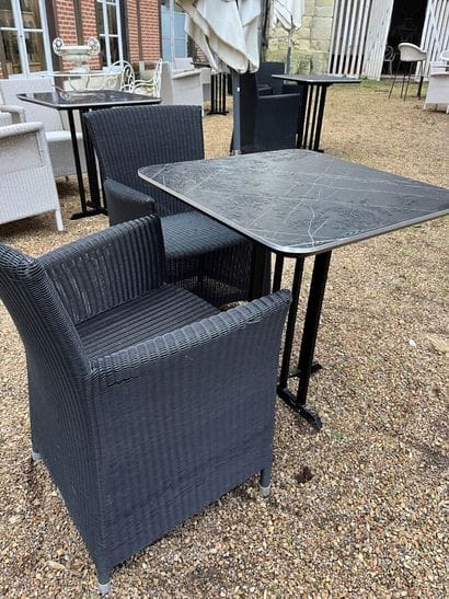 LOT of garden furniture including :
8 metal...