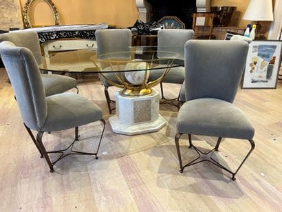 Dining room FURNITURE including :
-an oval...