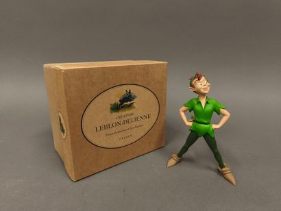 PETER PAN les bras sur les hanches
Leblon...