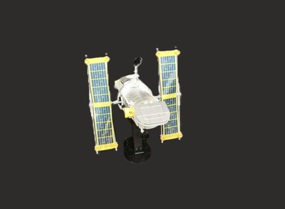 LEGO: SPACE STATION
With instructions and...