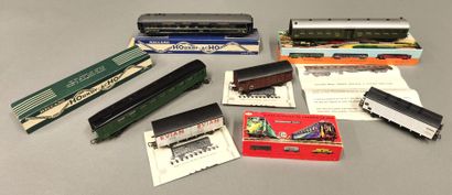 LOT DIVERS HO
- SMCF - 485 - voiture grande...