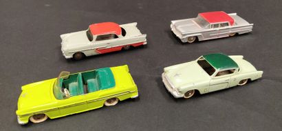 Dinky Toys : 4 voitures Américaines
sans...