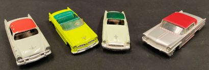 Dinky Toys : 4 voitures Américaines
sans...