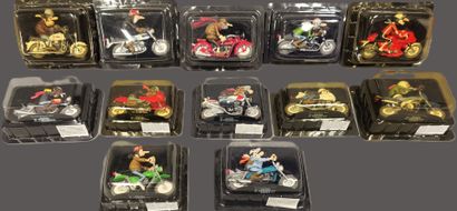 JOE BAR TEAM : lo of 12 painted resin figurines
Editins...