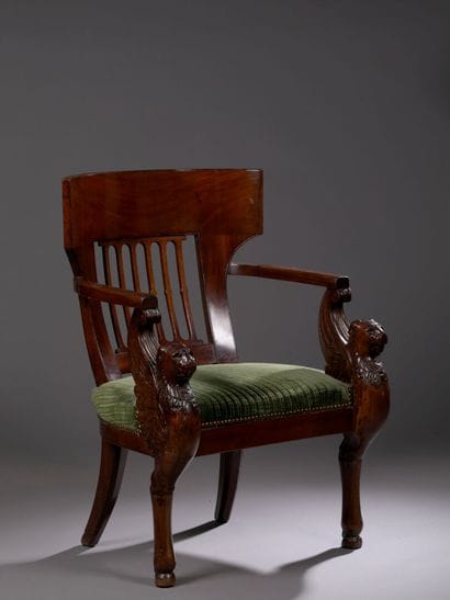 Fauteuil de bureau en acajou et placage d'acajou...