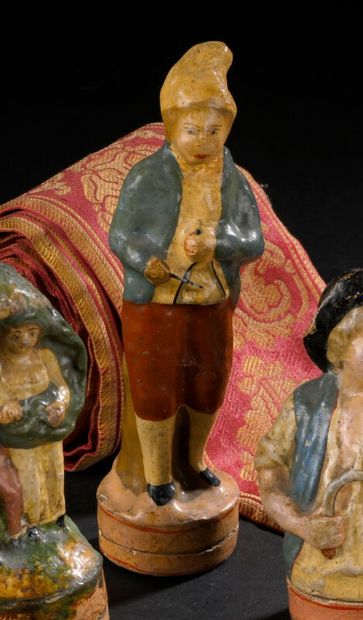 Le joueur de triangle, figurine en bergamote,...