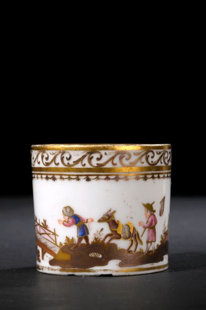 SÈVRES, XVIIIe siècle, 1780
Gobelet litron...