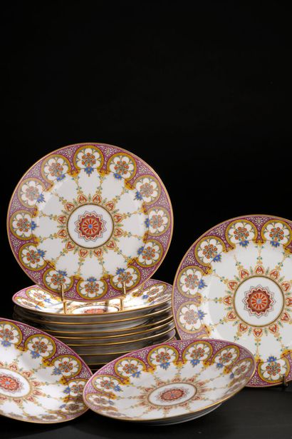 SÈVRES, époque Louis-Philippe, 1834
Ensemble...
