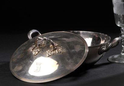 PARIS, 1843-1846
Légumier rond en argent...