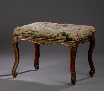 Tabouret en bois mouluré, sculpté et laqué...