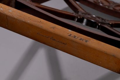 Paire de chaises en acajou et placage d'acajou...
