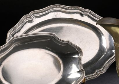 PARIS, vers 1780
Plat ovale à bordure d'oves...