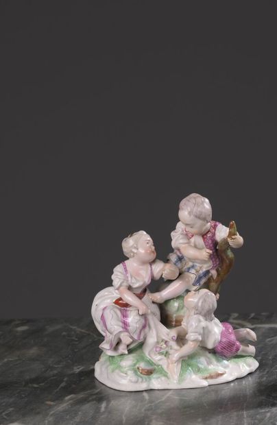NIDERVILLER, XVIIIe siècle
Groupe à trois...