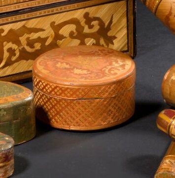 Boîte en marqueterie de paille, époque Louis...