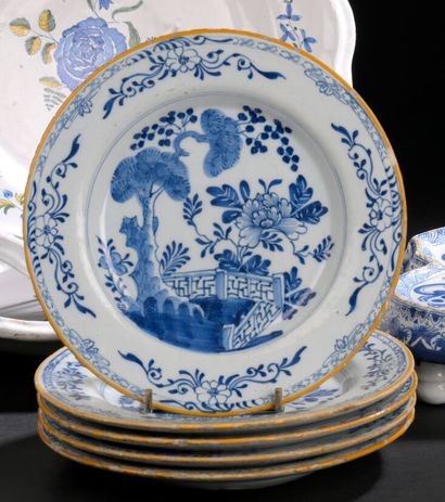 DELFT, Manufacture de la Hache, XVIIIe s.
Ensemble...