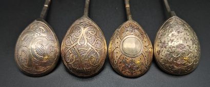 Four small spoons in vermeil
The spoons are...