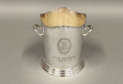 Louis ROEDERER engraved silver-plated two-handled...