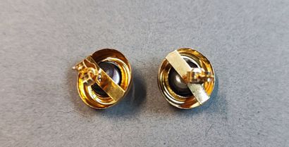 Pair of earrings in yellow gold (eagle),...