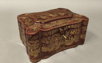 CHINA, CANTON, 19th century
Red lacquered...