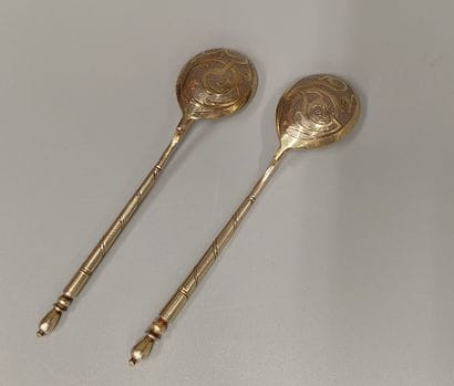 RUSSIA, 19th century
Two small vermeil spoons...